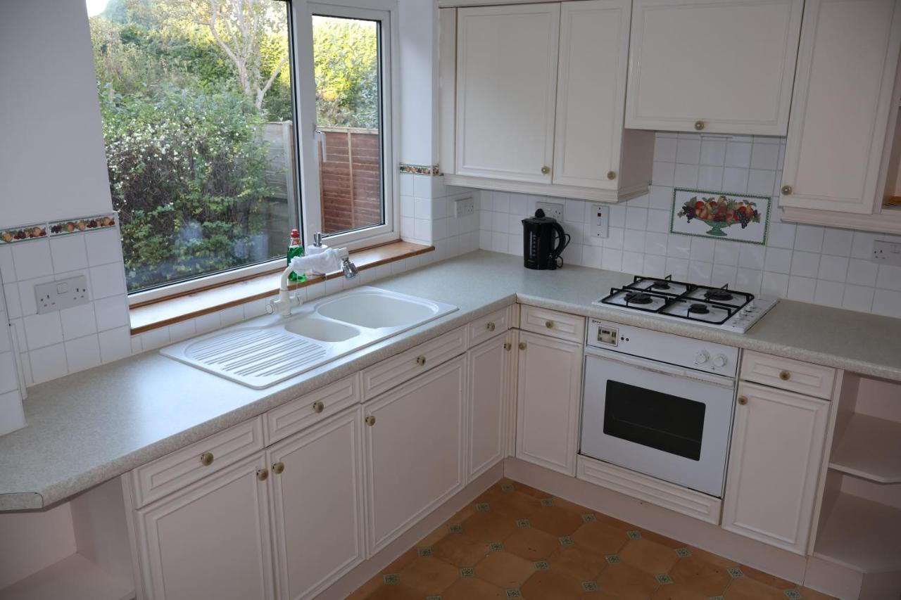 Spacious 4 Bed Home Near Nec, Jlr & Airport Parking For 3 Cars Ideal For Contractors! Solihull Exterior foto